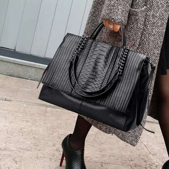 Crocodile Embossed Handbag (Faux leather) - Picture 1 of 9